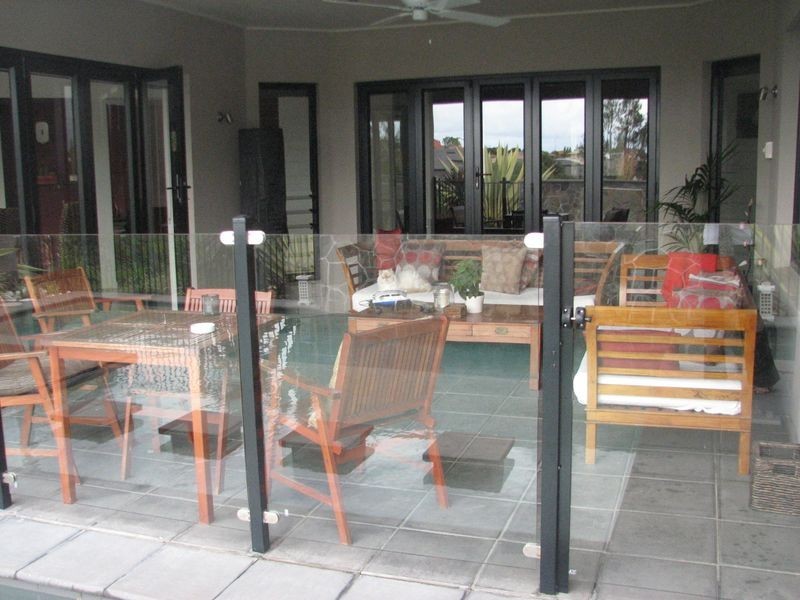 2 Beerwah Street, Pacific Pines QLD 4211
