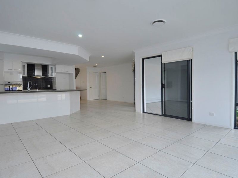 14 Mellum Circuit, Pacific Pines QLD 4211