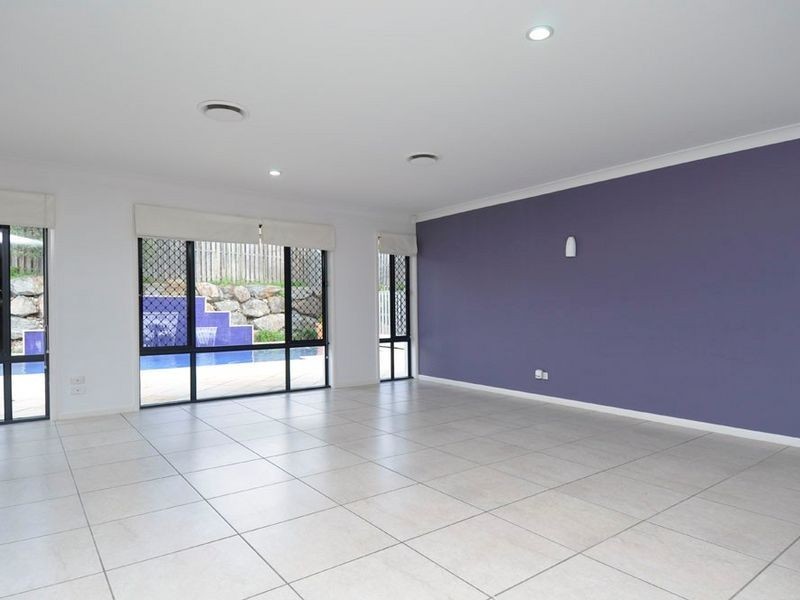 14 Mellum Circuit, Pacific Pines QLD 4211