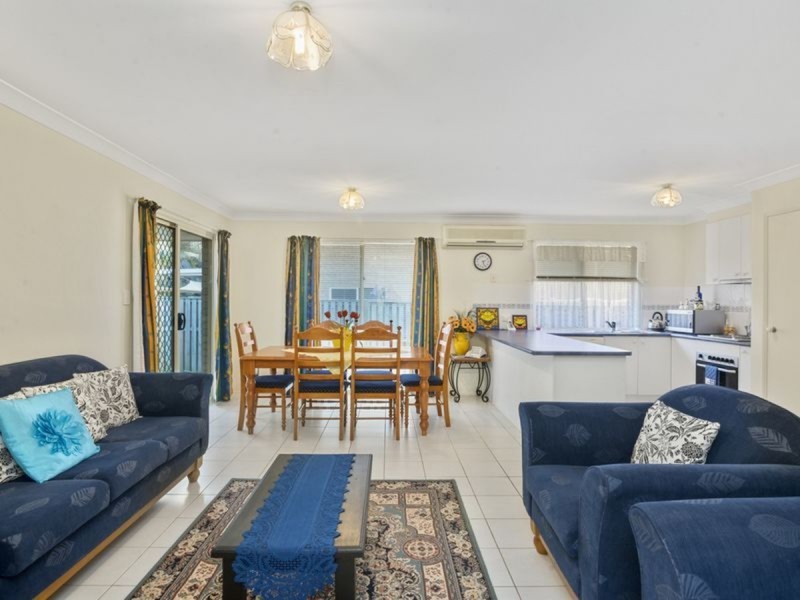 2A Hatutu Street, Pacific Pines QLD 4211