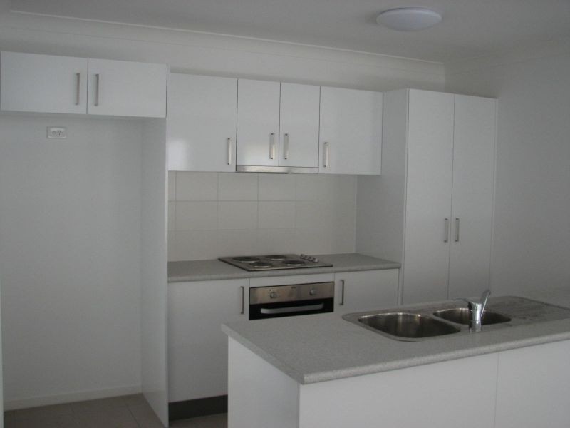 32/111 McAuley Pde, Pacific Pines QLD 4211