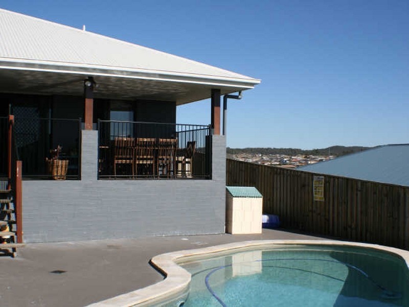 28 Taske Rise, Pacific Pines QLD 4211