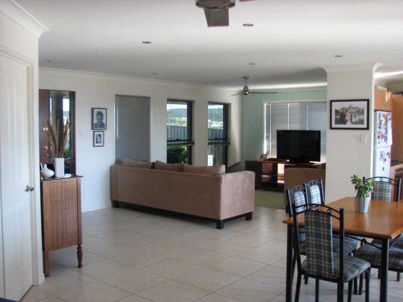 28 Taske Rise, Pacific Pines QLD 4211