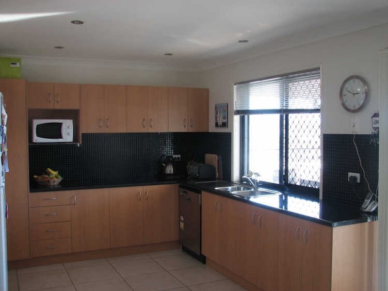 28 Taske Rise, Pacific Pines QLD 4211