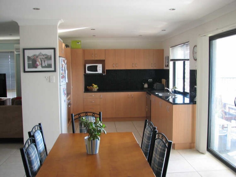 28 Taske Rise, Pacific Pines QLD 4211