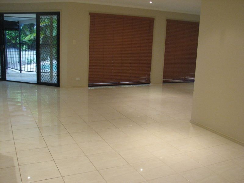 17 Hillary Circuit, Pacific Pines QLD 4211