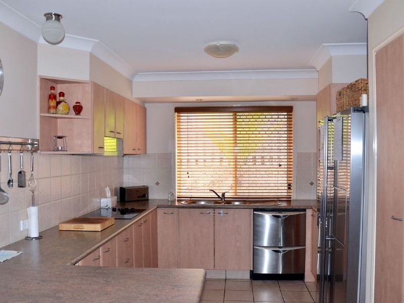 37 Howland Circuit, Pacific Pines QLD 4211