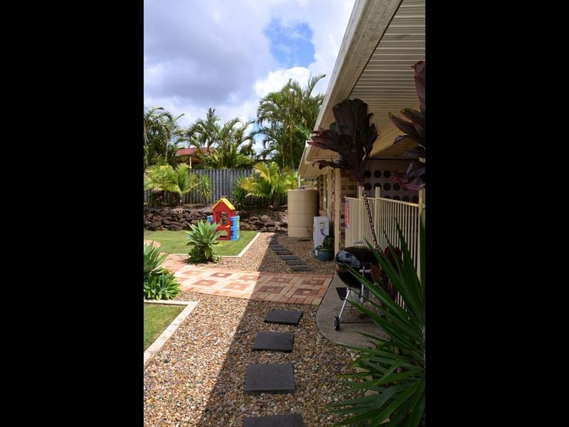 37 Howland Circuit, Pacific Pines QLD 4211