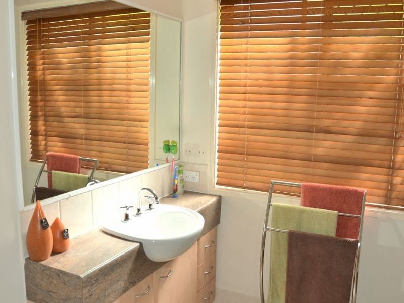 37 Howland Circuit, Pacific Pines QLD 4211