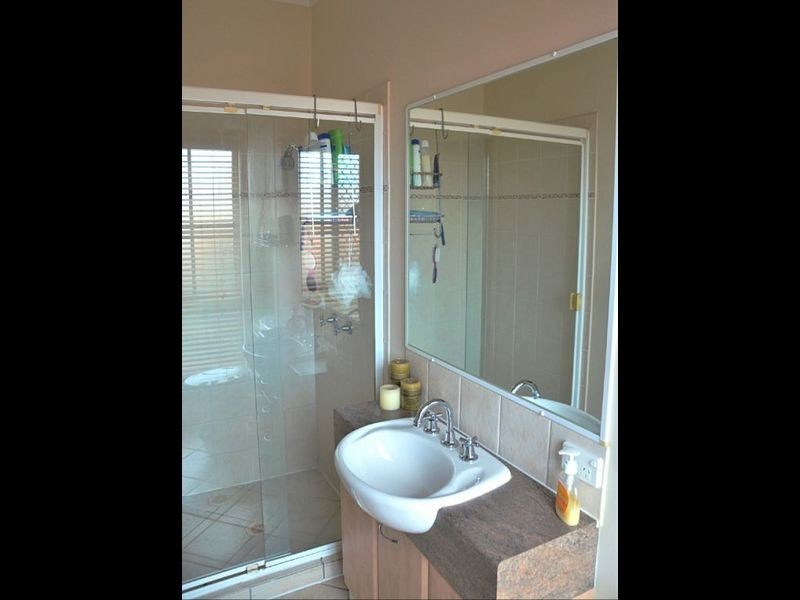 37 Howland Circuit, Pacific Pines QLD 4211