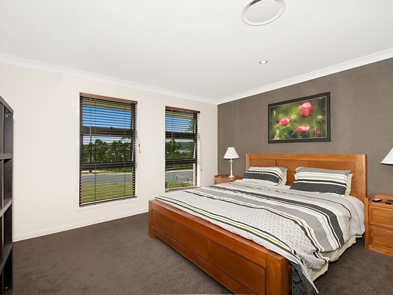 31 Barrington Street, Pacific Pines QLD 4211