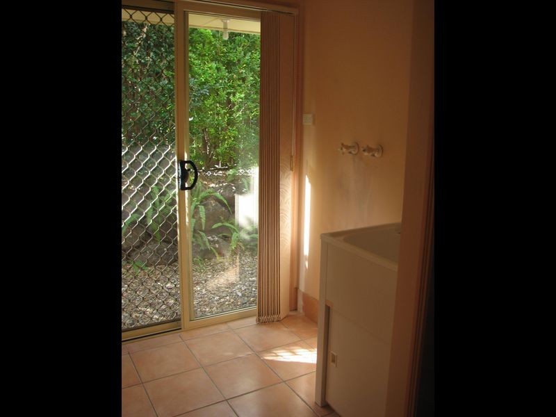 20 Pago Terrace, Pacific Pines QLD 4211