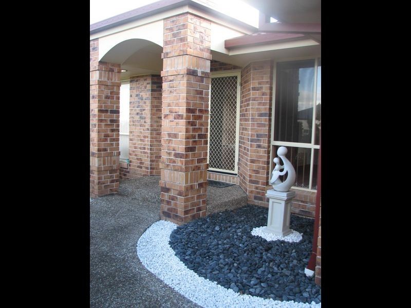20 Pago Terrace, Pacific Pines QLD 4211