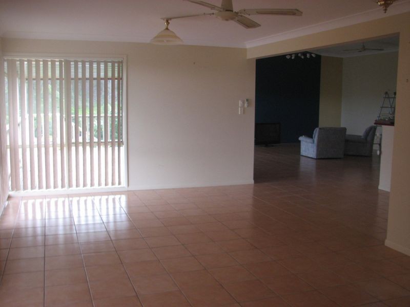 20 Pago Terrace, Pacific Pines QLD 4211