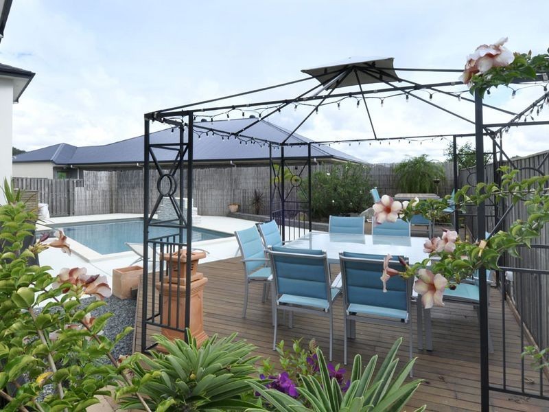 7 Colong Court, Pacific Pines QLD 4211