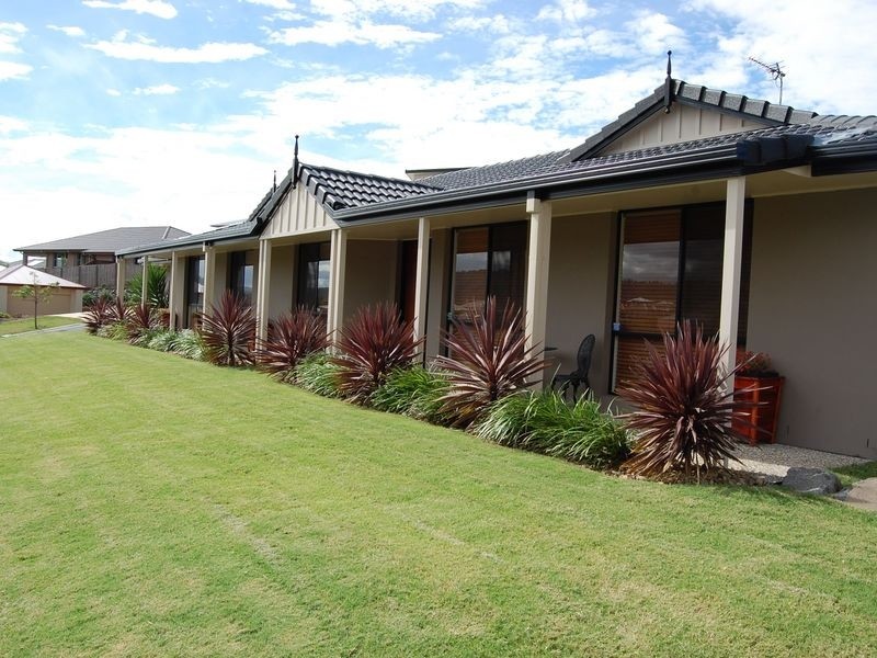 1 Minyon Court, Pacific Pines QLD 4211
