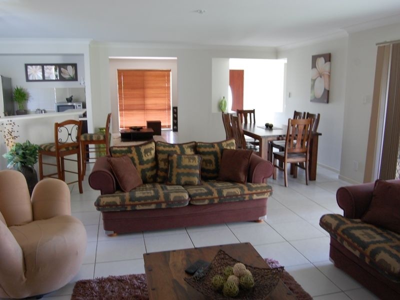 1 Minyon Court, Pacific Pines QLD 4211