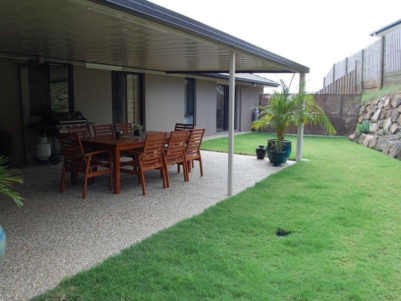 1 Minyon Court, Pacific Pines QLD 4211