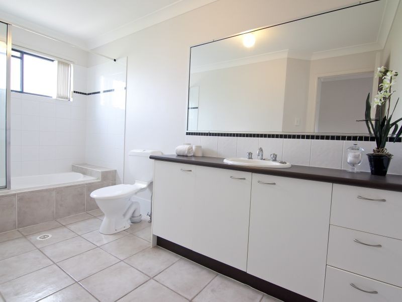 31/31 Achipelago Street, Pacific Pines QLD 4211