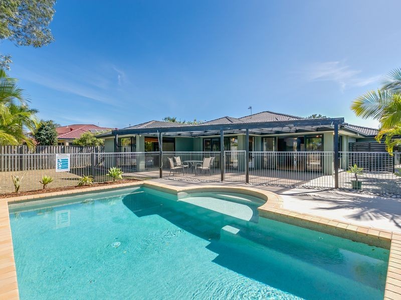 118 Santa Isobel Boulevard, Pacific Pines QLD 4211