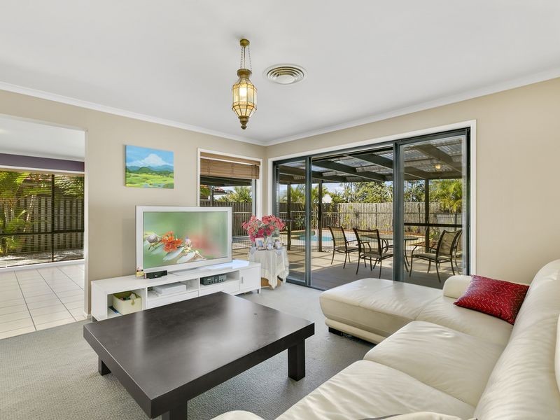 118 Santa Isobel Boulevard, Pacific Pines QLD 4211