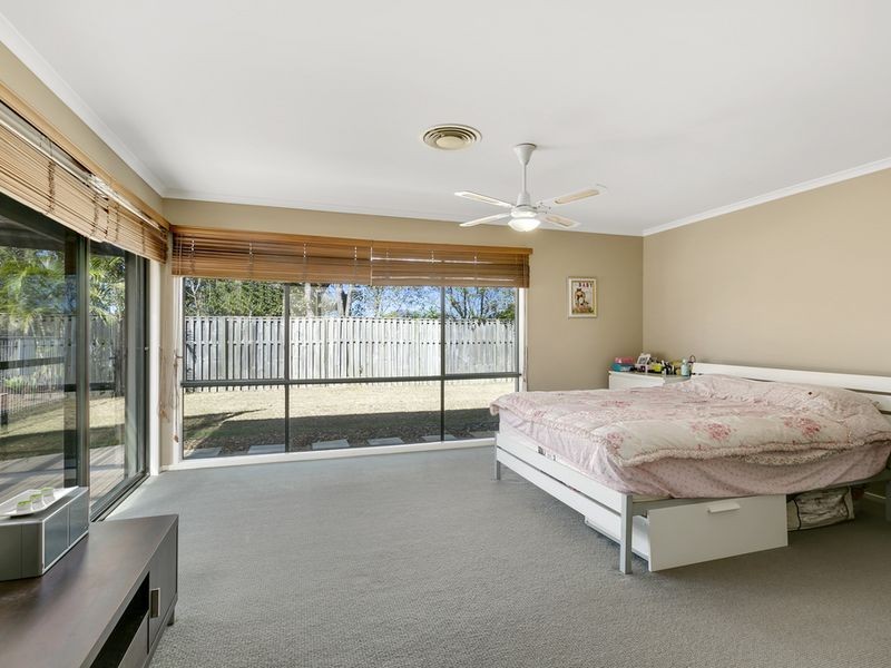 118 Santa Isobel Boulevard, Pacific Pines QLD 4211