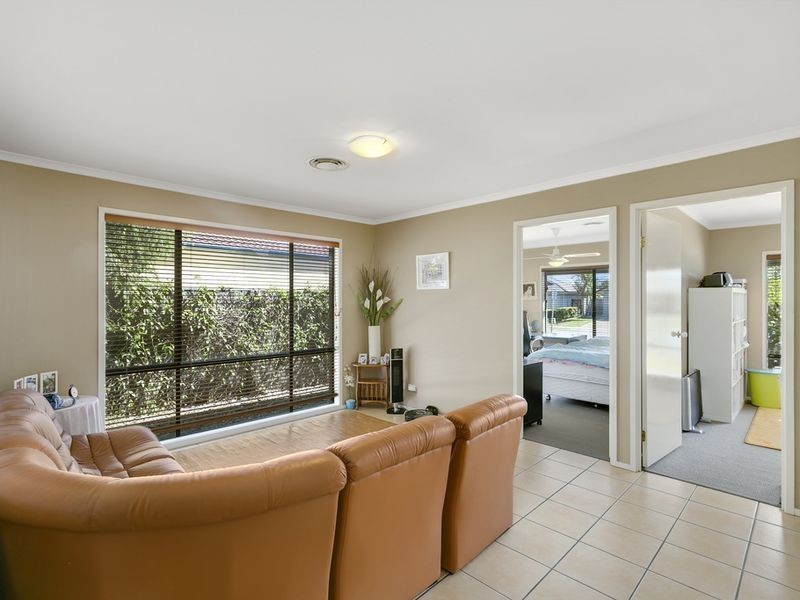 118 Santa Isobel Boulevard, Pacific Pines QLD 4211