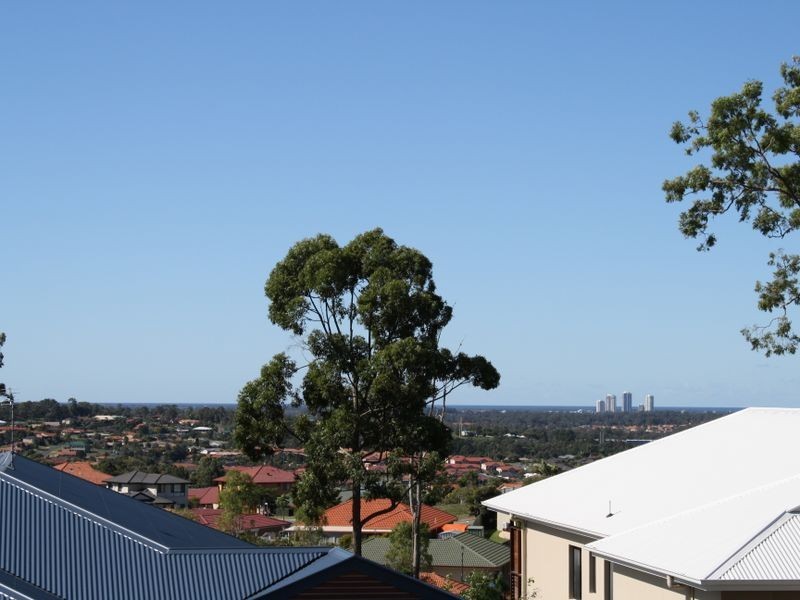 1/54 Codrington Circuit, Pacific Pines QLD 4211