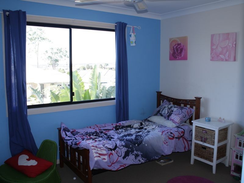 1/54 Codrington Circuit, Pacific Pines QLD 4211