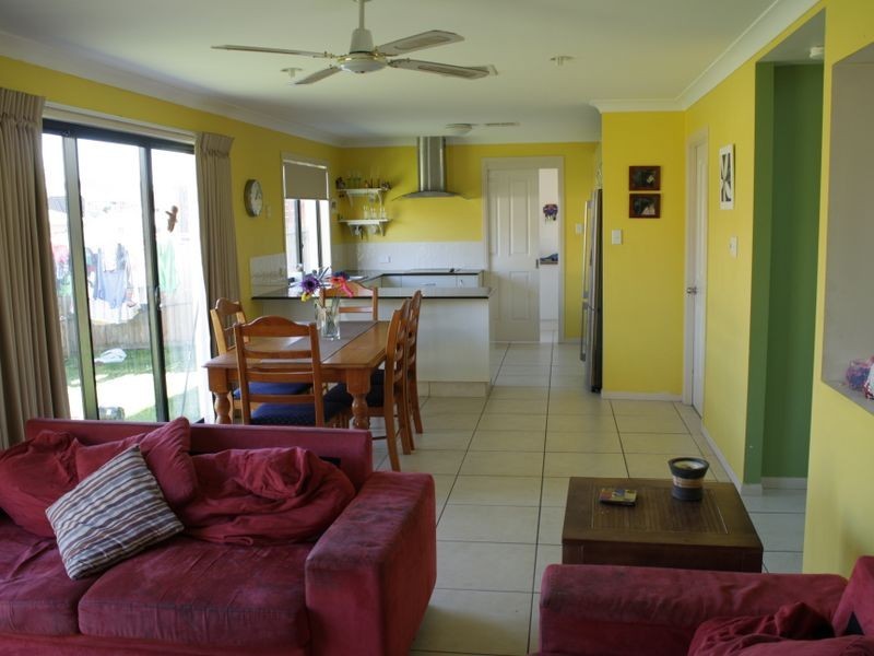 1/54 Codrington Circuit, Pacific Pines QLD 4211