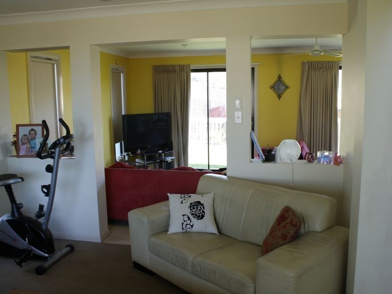 1/54 Codrington Circuit, Pacific Pines QLD 4211