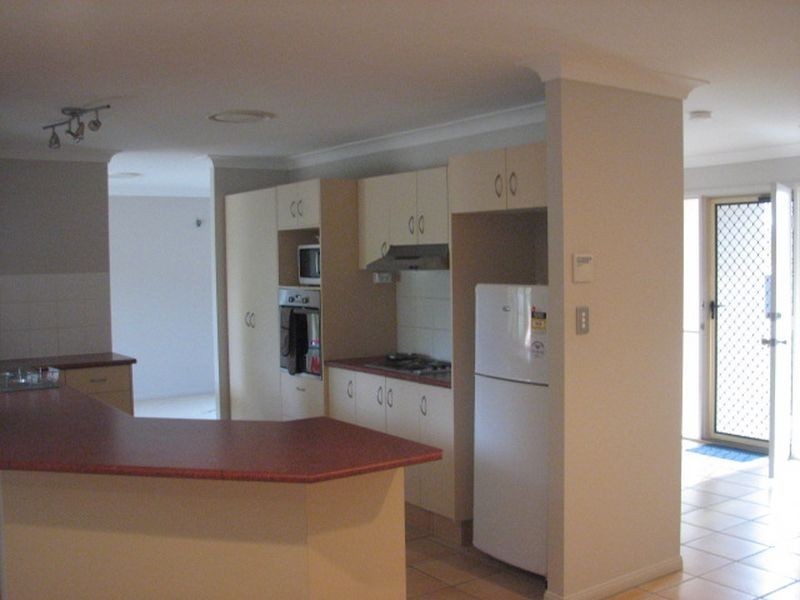 19 Kite Circuit, Arundel QLD 4214