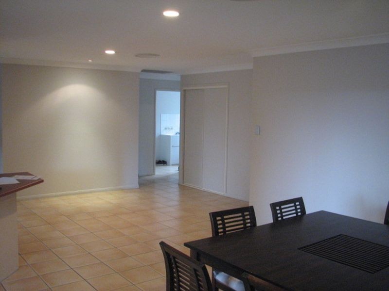 19 Kite Circuit, Arundel QLD 4214