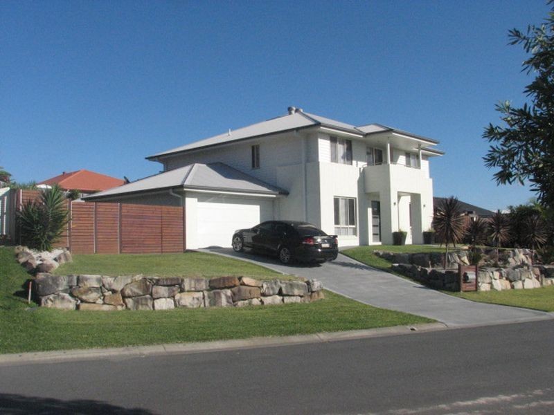 40 Codrington Circuit, Pacific Pines QLD 4211