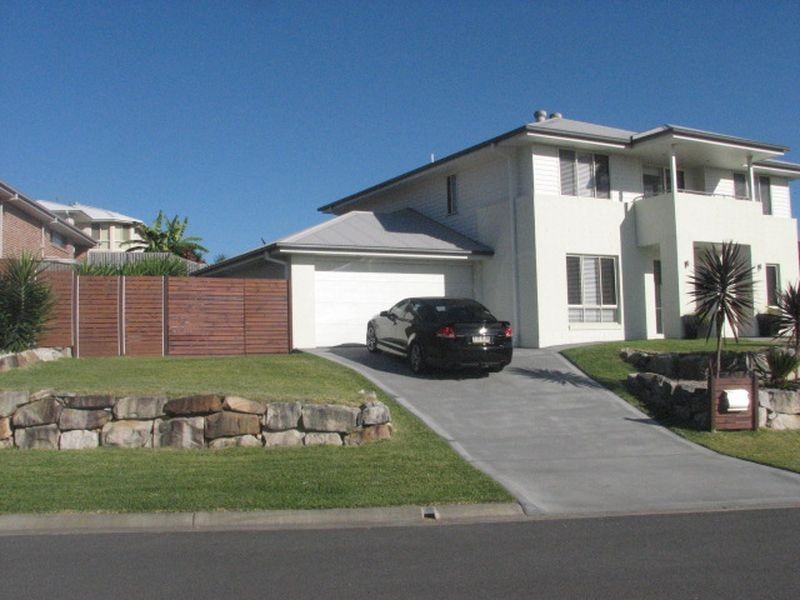 40 Codrington Circuit, Pacific Pines QLD 4211