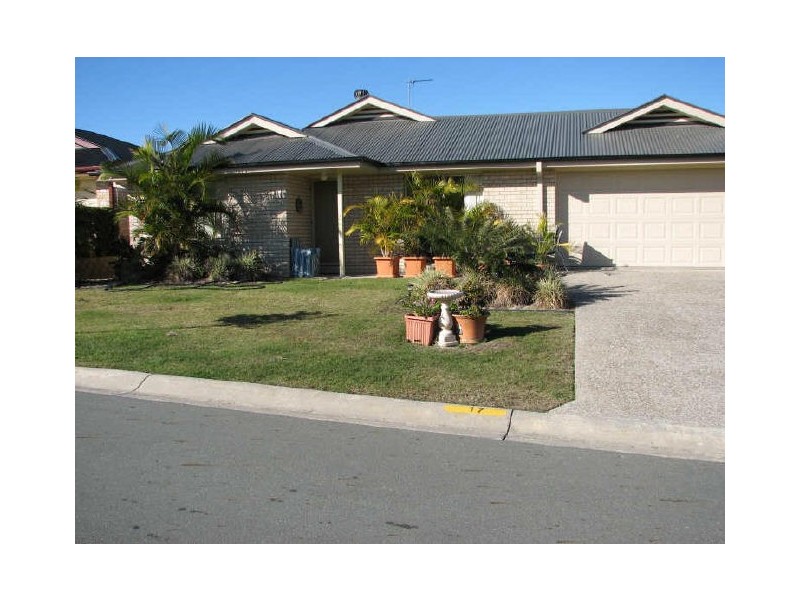 17 Sheffield Circuit, Pacific Pines QLD 4211