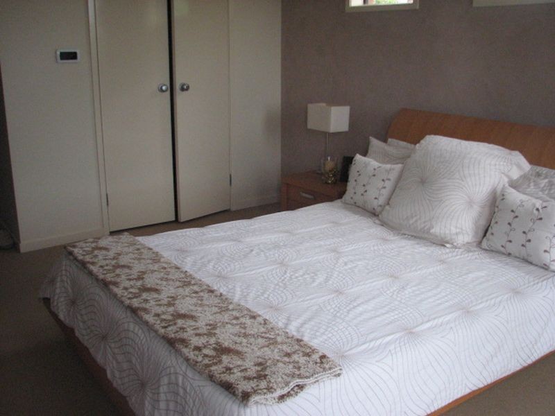 16 Mellum Circuit, Pacific Pines QLD 4211