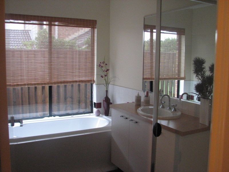 16 Mellum Circuit, Pacific Pines QLD 4211