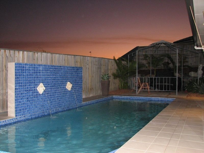 6 Mcrae Circuit, Pacific Pines QLD 4211