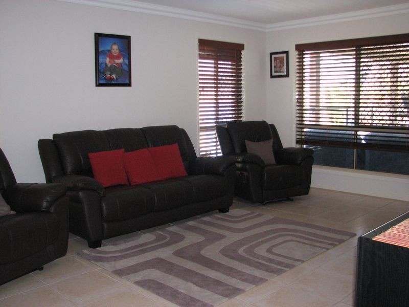 6 Mcrae Circuit, Pacific Pines QLD 4211