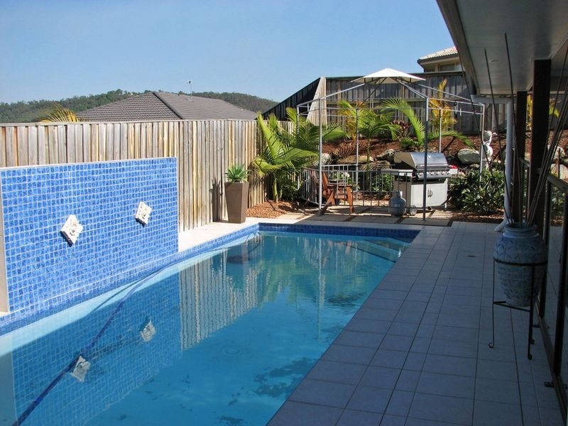 6 Mcrae Circuit, Pacific Pines QLD 4211
