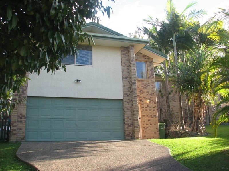 6 Clipperton Chase, Pacific Pines QLD 4211