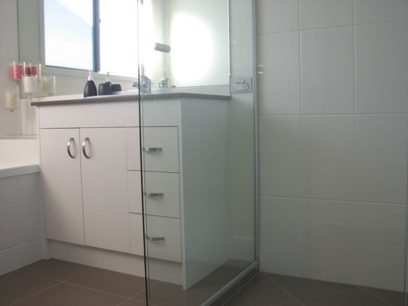 109 Wunburra Circle, Pacific Pines QLD 4211