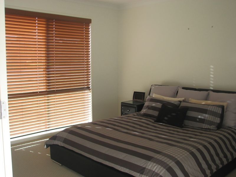 109 Wunburra Circle, Pacific Pines QLD 4211