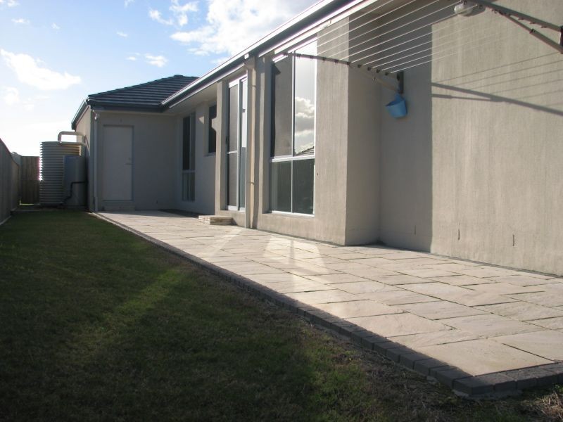 109 Wunburra Circle, Pacific Pines QLD 4211