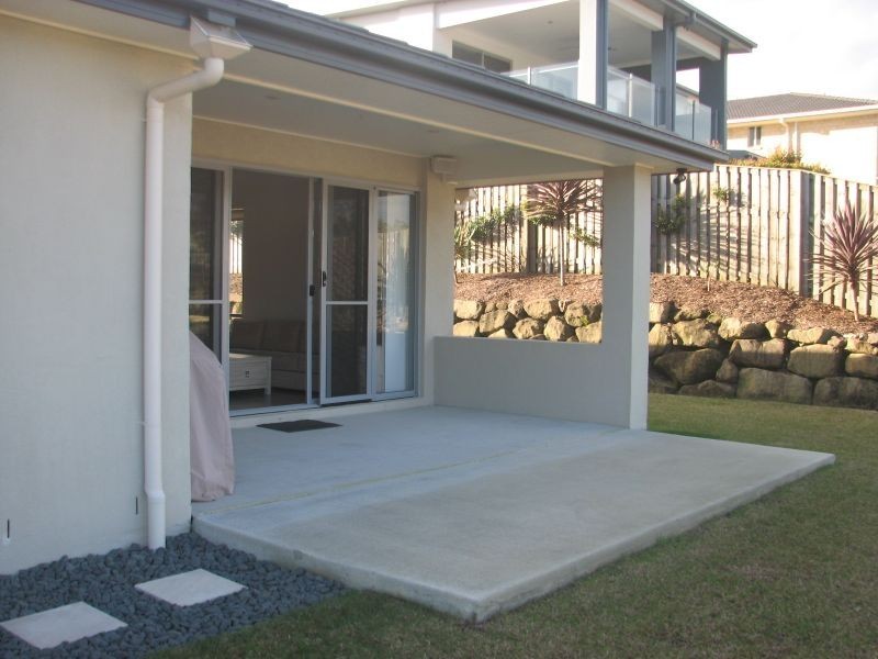 109 Wunburra Circle, Pacific Pines QLD 4211