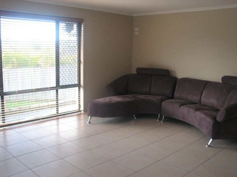 21 Tomah Street, Pacific Pines QLD 4211