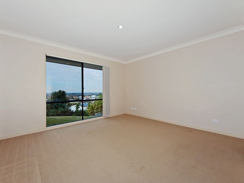 12 Wunburra Circle, Pacific Pines QLD 4211