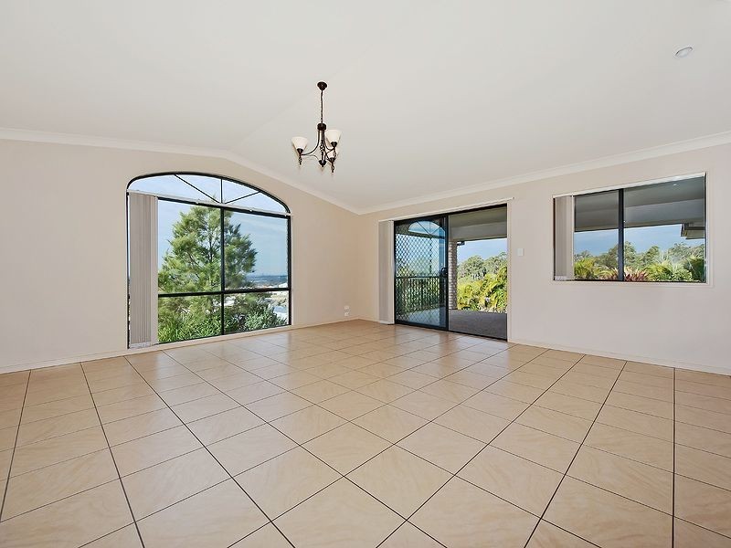 12 Wunburra Circle, Pacific Pines QLD 4211