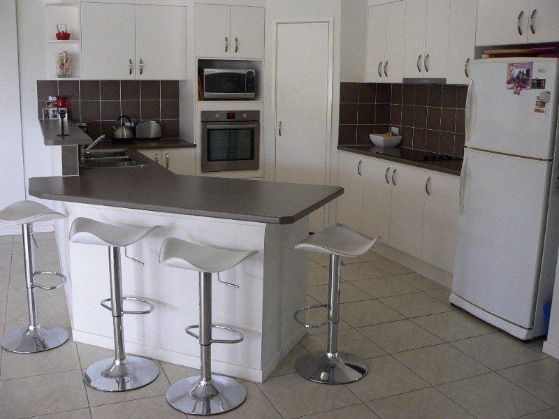 9 Victoria Drive, Pacific Pines QLD 4211